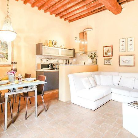 לוקה Apartment Guinigi With Private Courtyard מראה חיצוני תמונה