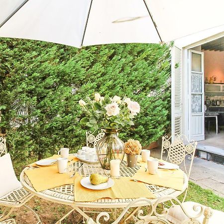 לוקה Apartment Guinigi With Private Courtyard מראה חיצוני תמונה