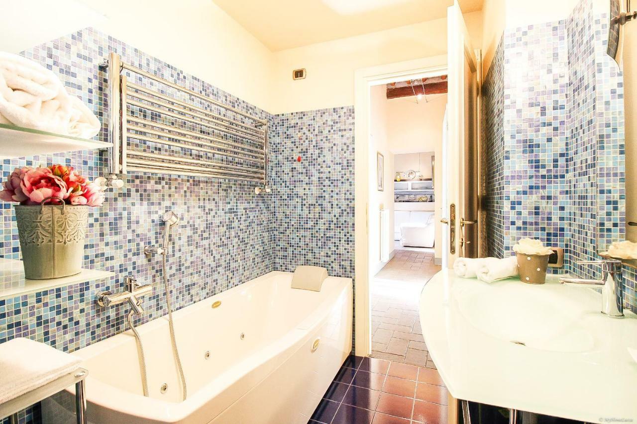 לוקה Apartment Guinigi With Private Courtyard מראה חיצוני תמונה